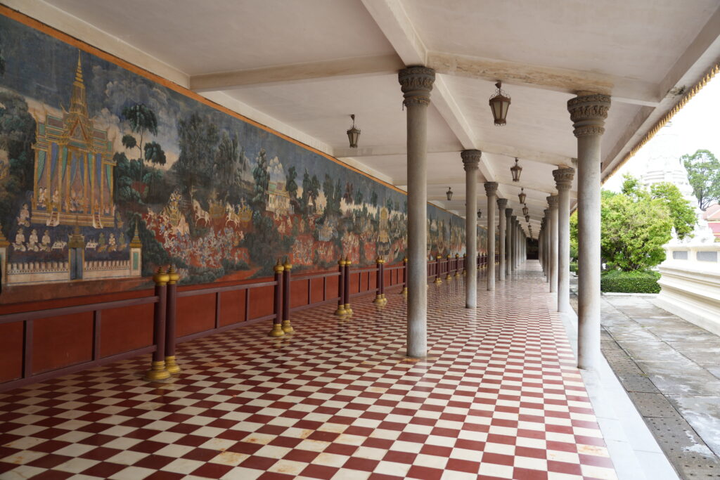 Silver Pagoda mural cloister, one-point perspective