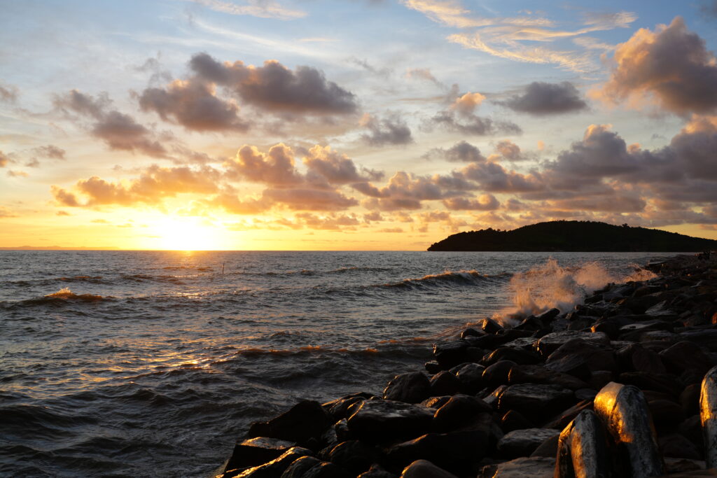 Kep coast sunset waves